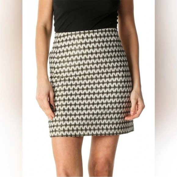 LOFT Dresses & Skirts - LOFT Metallic Diamond Jacquard‎ Skirt NWT